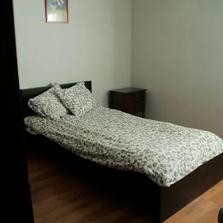 Two Bedroom Strovolos شقة *